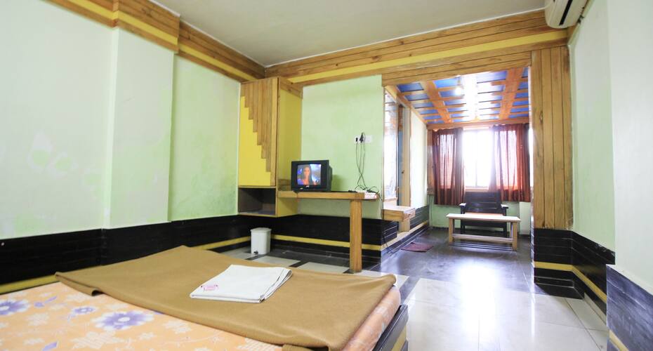 Hotel Yellow Lime, Ahmedabad 4